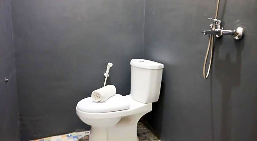 RedDoorz Syariah near Exit Tol Pemalang Comal 2