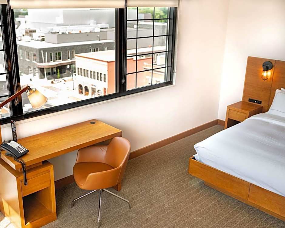 The Lismore Hotel Eau Claire - a DoubleTree by Hilton