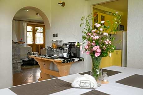 Apartment (3 Adults)