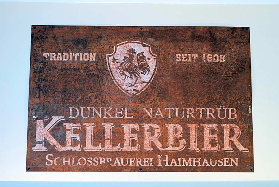 Brauerei Gasthaus Lohhof im Münchner Norden, direkt an der S1, nähe vom Flughafen, Zentrum, A92, Allianz Arena, Ruderregatta und Schießanlage G- Hochbrück entfernt, Internationale Küche