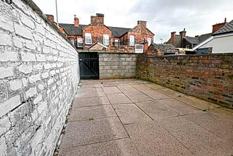 Clarice House by YourStays