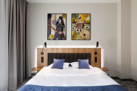 Deluxe Double or Twin Room