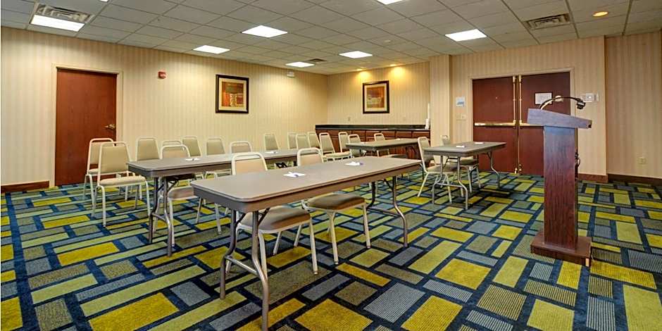 Holiday Inn Express Hotel & Suites Midwest City By IHG