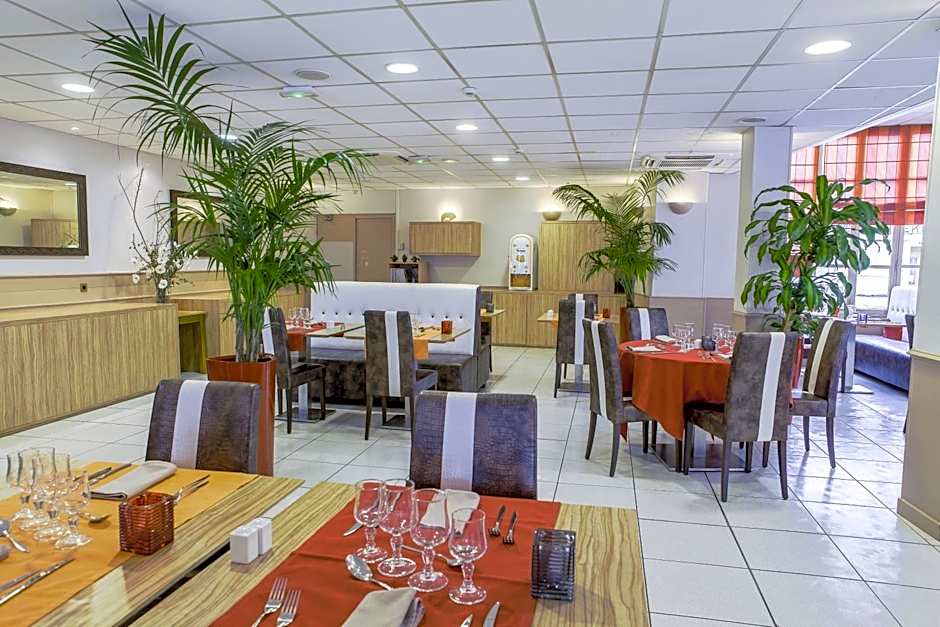 KYRIAD ORANGE Centre Ville - HOTEL RESTAURANT BAR - Galerie d'Art des Princes - Provence Alpes Côte d'Azur - France - Proche A7-A9 - exit21- Châteauneuf-du-Pape Avignon Bollene Nimes Valence - 24h-24h