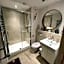 James Clow Bed & Breakfast & Apartments