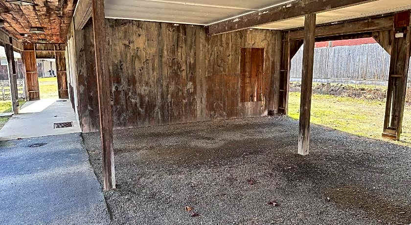 Village Motel by OYO