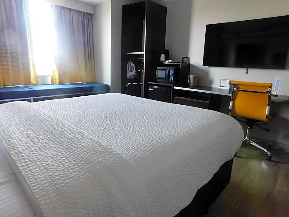 Microtel Inn & Suites - Triadelphia
