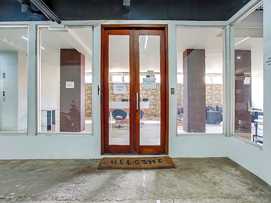 OYO Flagship 91130 Hotel 99 Lodaya