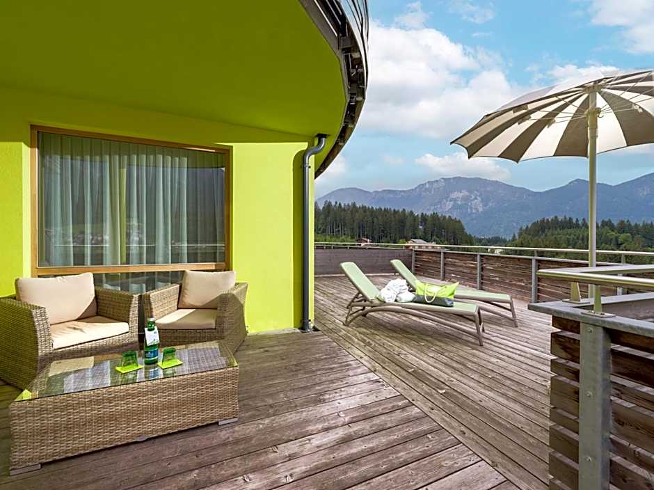 DAS SIEBEN - Adults Only