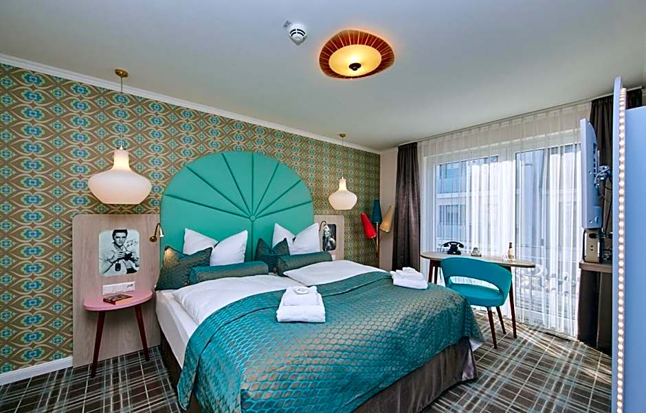 Bernstein Hotel "50`s Seaside Motel"