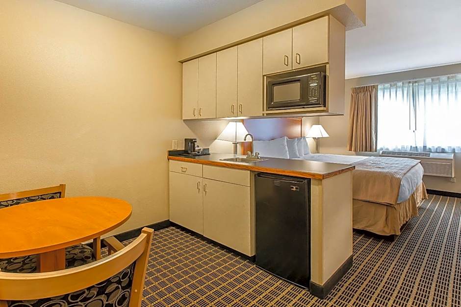 Quality Inn & Suites On The River