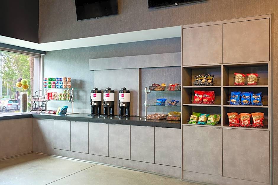 Aloft Charleston Airport & Convention Center