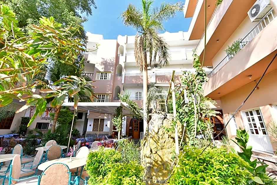 Amon Hotel