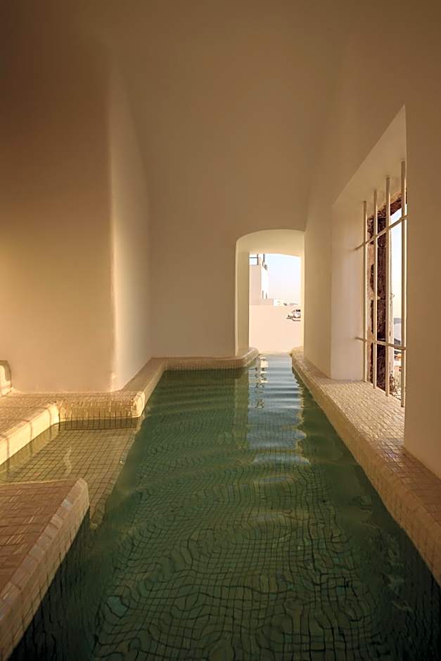 Nefeles Luxury Suites