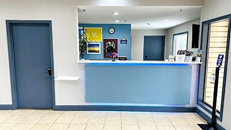 Days Inn & Suites by Wyndham Wynne