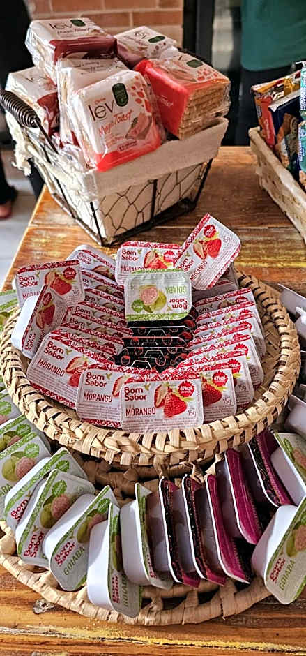 CASA DA ZEZÉ Pousada & Hotel ITABORAÍ