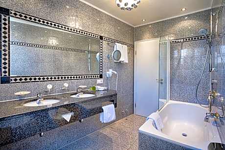 Deluxe Junior Suite