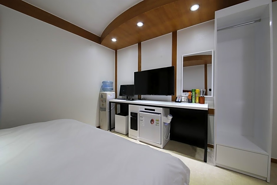 Abata Business Hotel