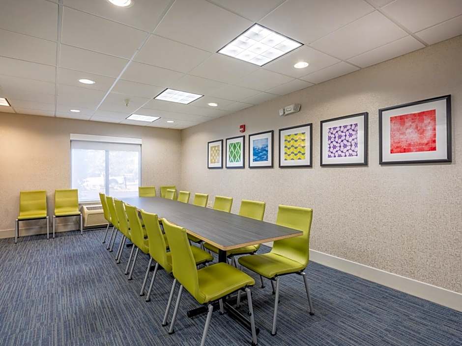 Holiday Inn Express Gas City By IHG