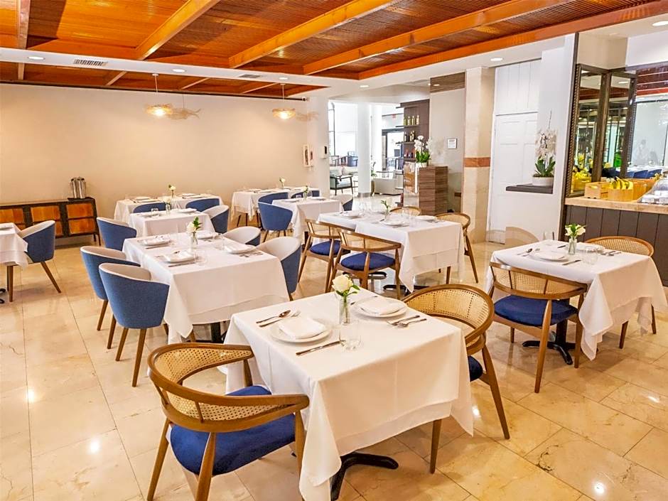 Regency Miami Airport by Sonesta