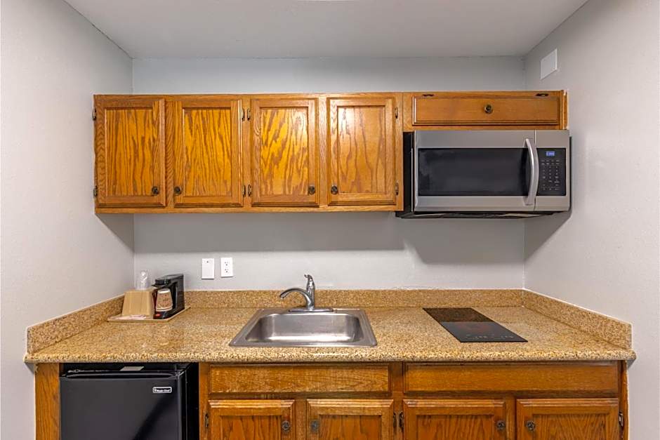 Freer Executive inn and Studios