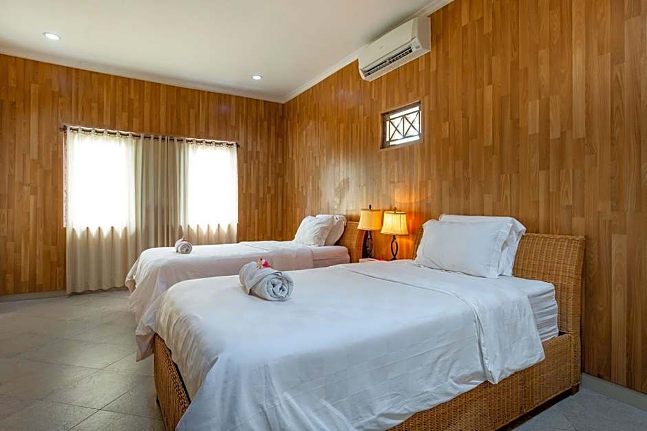 Ware Ware Surf Bungalow Lembongan