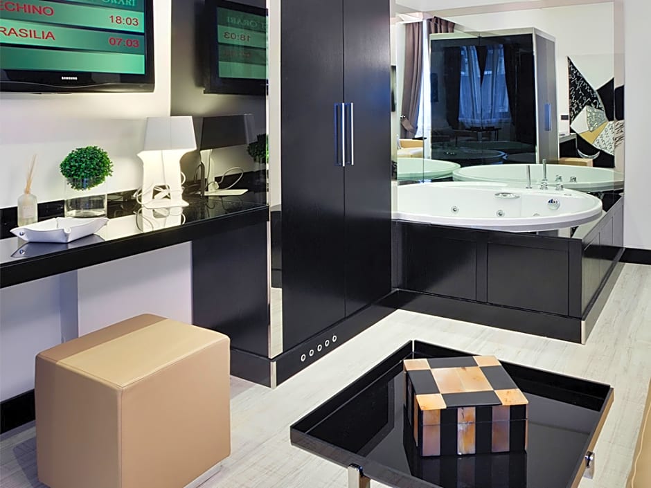 LHP Hotel Napoleon