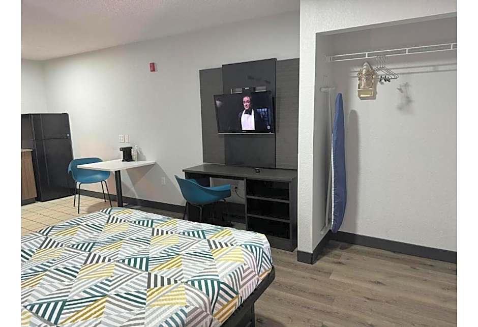 Studio 6 Extended Stay - West Palm Beach, FL