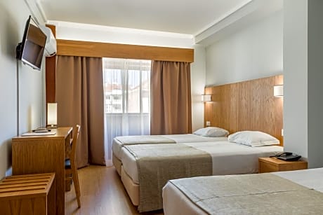 Twin Room with Extra Bed (3 Adults)