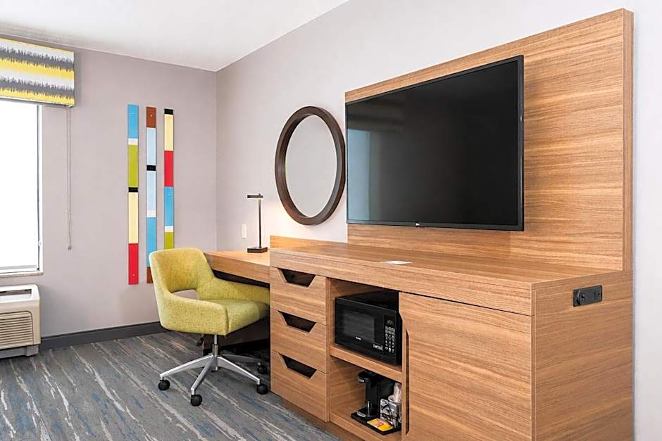 Hampton Inn & Suites Chicago/St. Charles