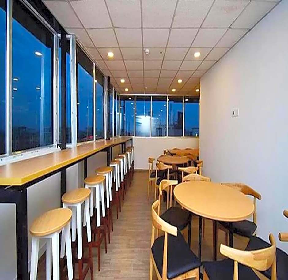 Super Townhouse VIP Road Formerly The Sky