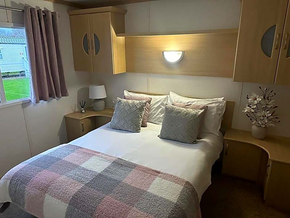 marine getaways caravan hire