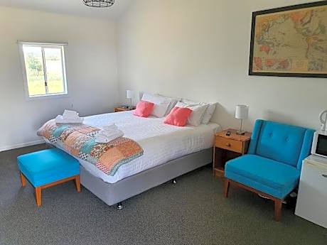 One-Bedroom Bungalow