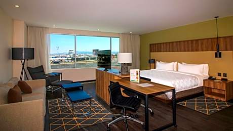 Premium King Room with City View