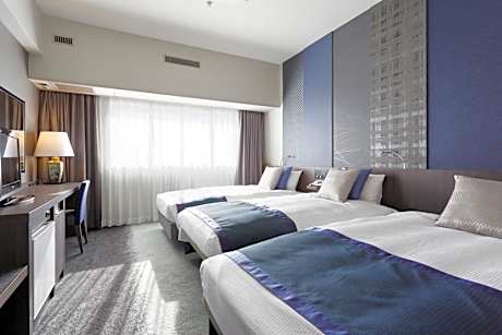 Comfort Twin Room with Extra Bed - Non-Smoking