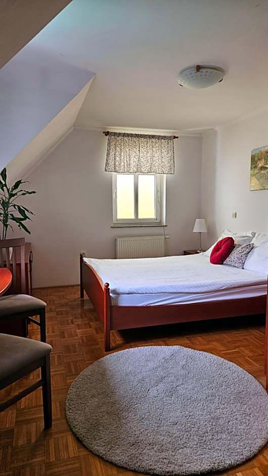 Guest House Pod Grebenom