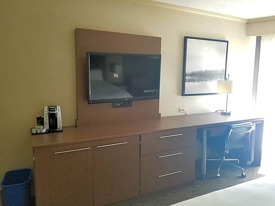 Holiday Inn Express Edmonton Downtown By IHG