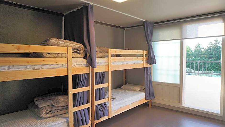 Blue Door Hostel Guesthouse