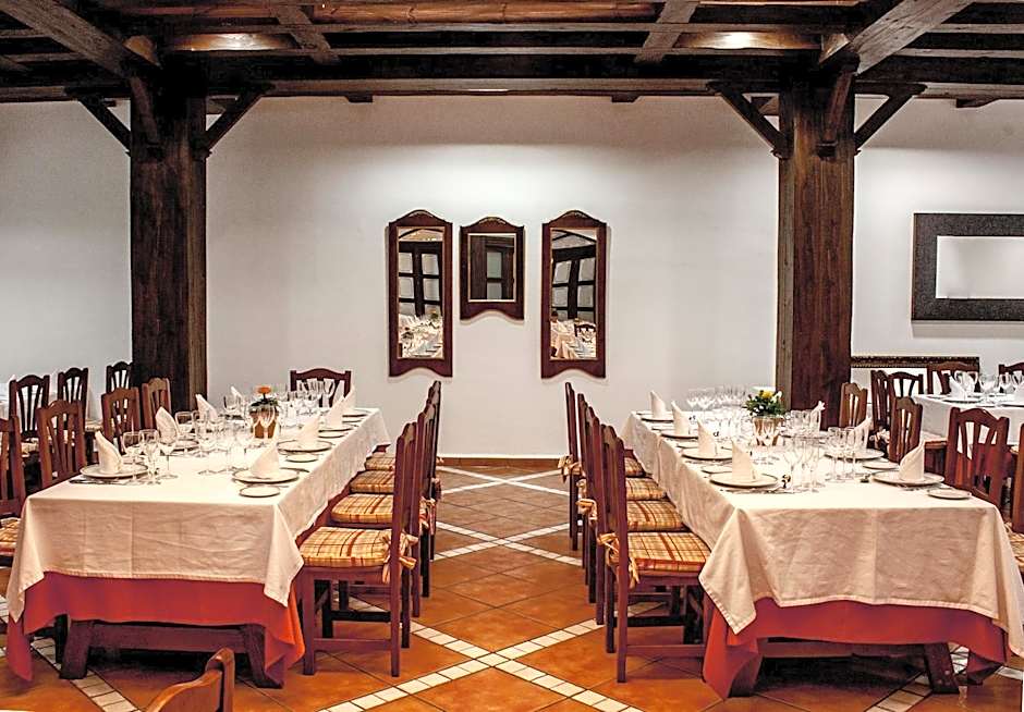 Albenzaire Hotel Asador