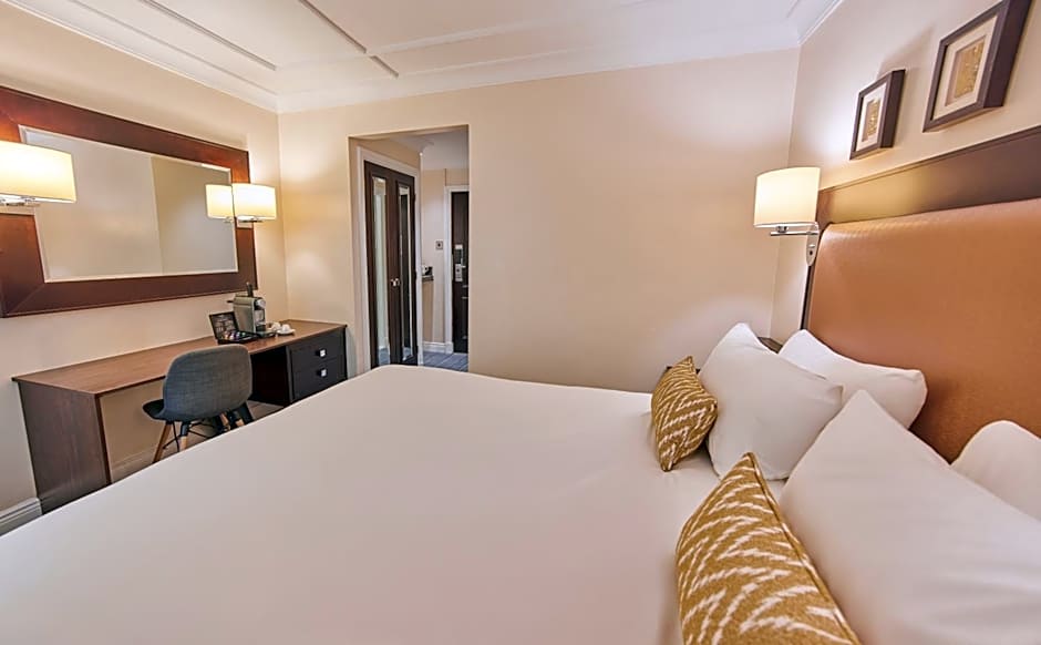 Photo 1 of 6 of Deluxe 1 King Bed