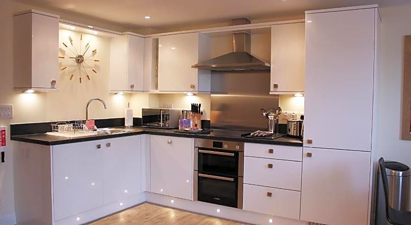 HOF - Central Point Apartments