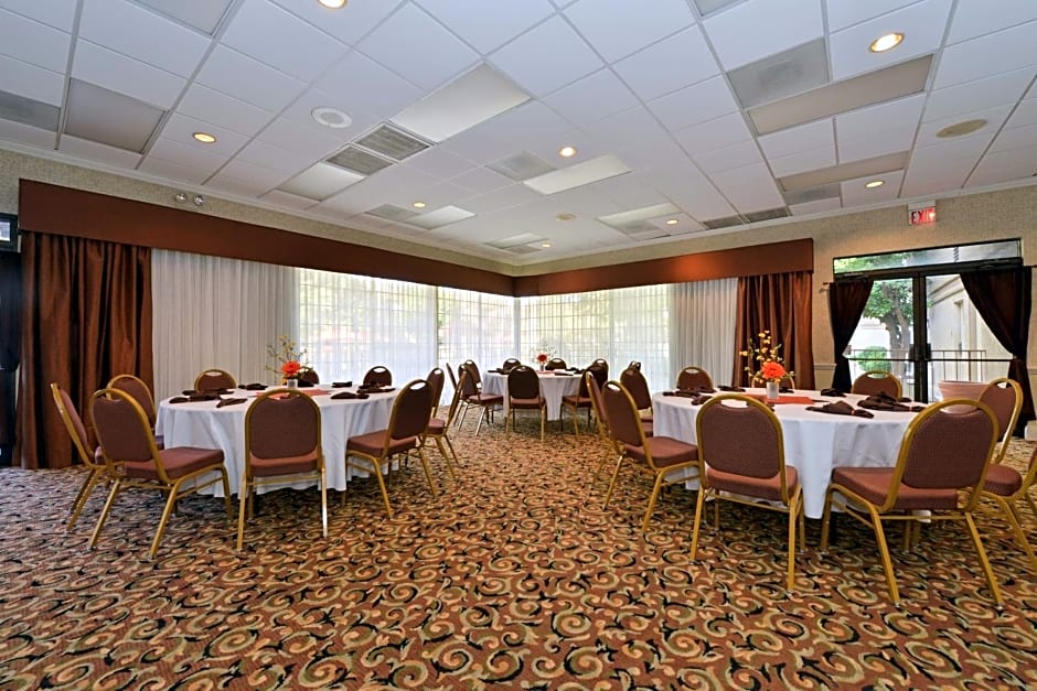 Wyndham Tucson Airport & Conference Center
