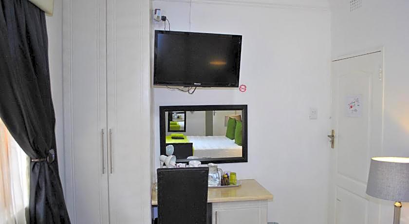 Lapologa Bed & Breakfast