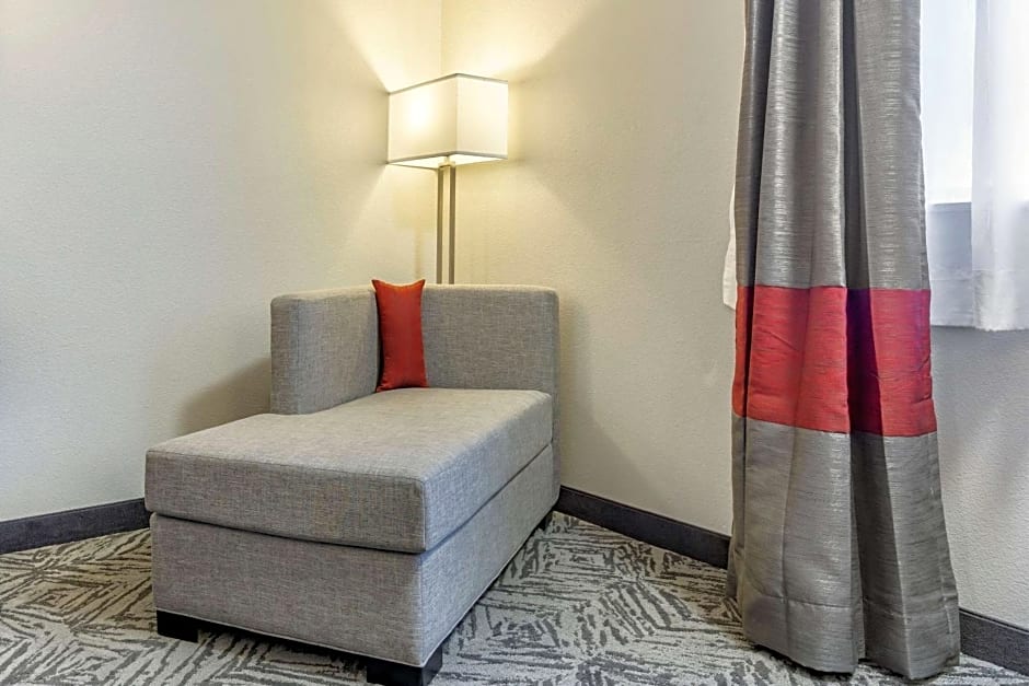 Comfort Inn & Suites Pacific – Auburn