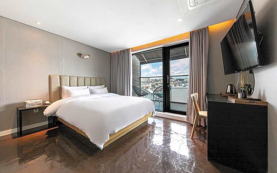 Tongyeong Hangnam Brown Dot