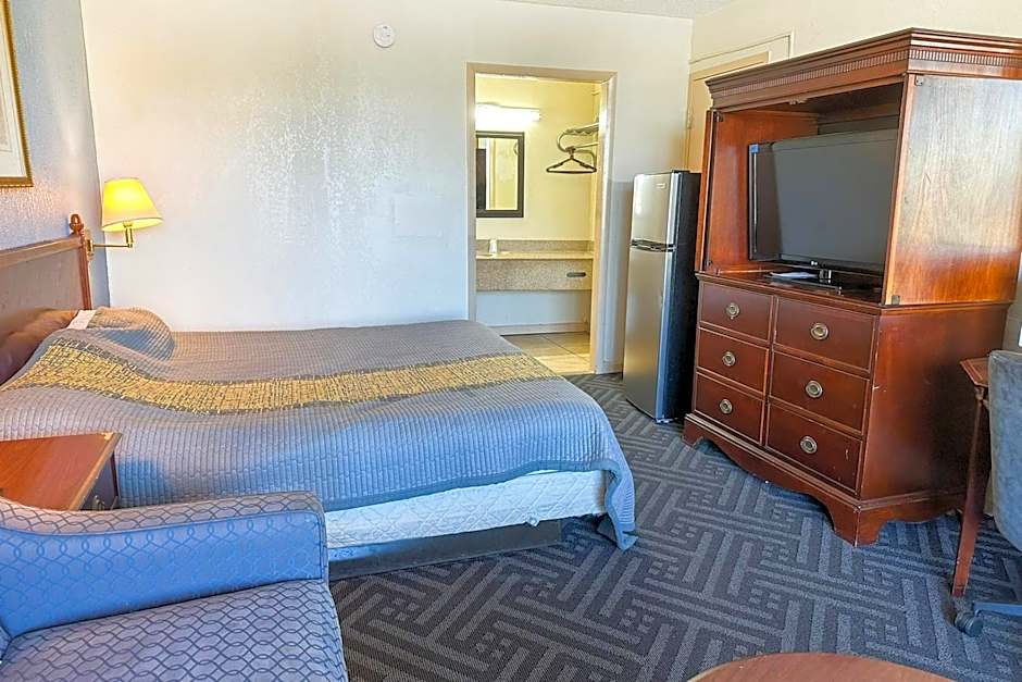 Super Inn & Suites by OYO Milledgeville