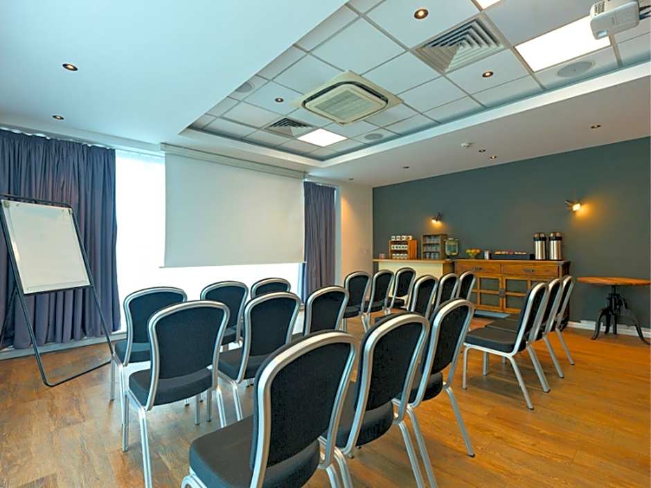 B&B HOTEL Warrington