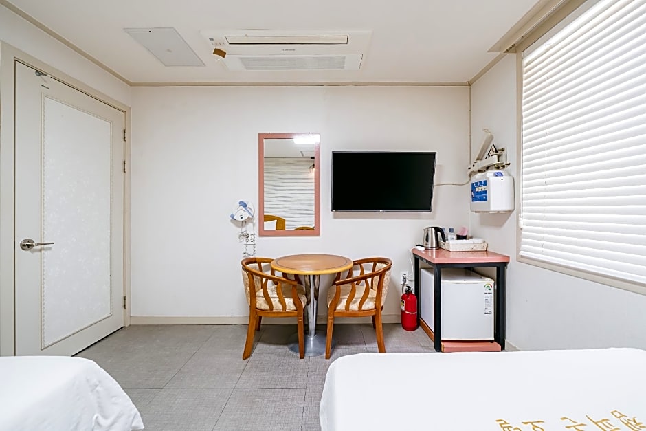 Champion Hotel