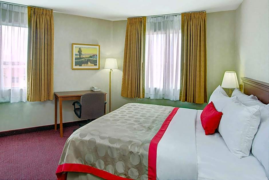Ramada by Wyndham Hawthorne/LAX