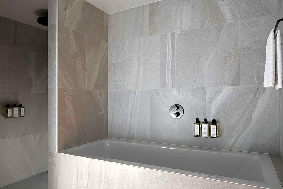 The Stratford, Autograph Collection